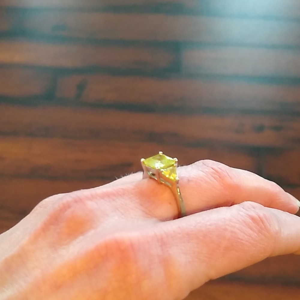 Rhinestone Ring - Picture 2 of 7
